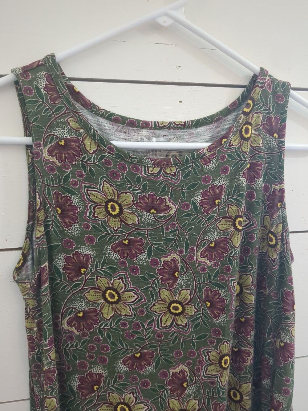 Maurices xs Floral tank top rayon spring summer green